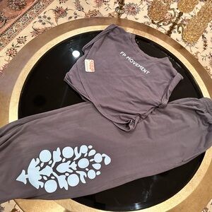 FP Movement Women's Hot Shot Logo
Crossover 2-Piece Set 🌸